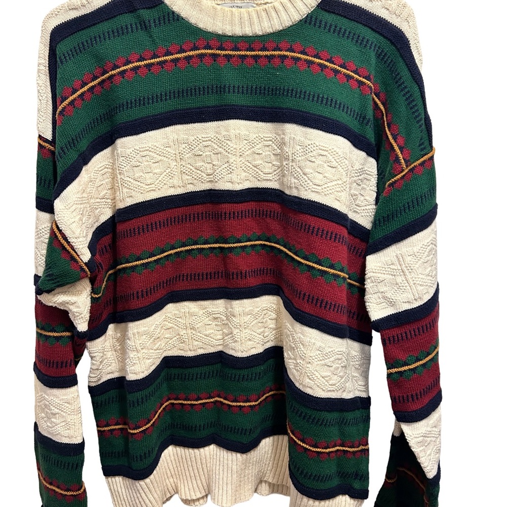 417 Van Heusen Cream, Green, and Red Crewneck Holiday Sweater
